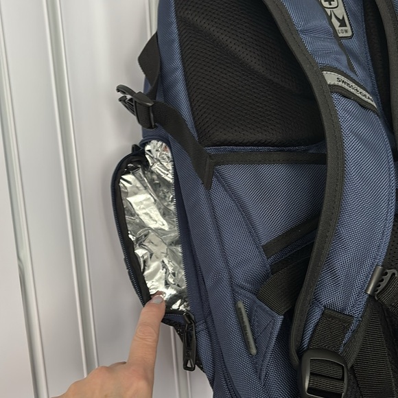 SwissGear The Travel Tech Elite USB ScanSmart Laptop Backpack - Picture 10 of 16